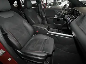 MERCEDES-BENZ GLA 220 4M AMG HEADUP PANO DISTRO TOTWINKEL 19