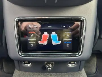 BENTLEY Bentayga V8 First Edition 1.Hand E-AHK NAIM