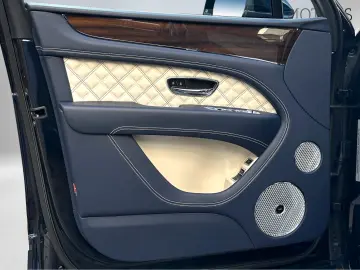 BENTLEY Bentayga V8 First Edition 1.Hand E-AHK NAIM