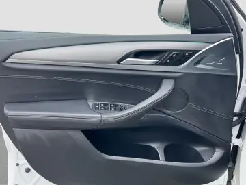 BMW X3 M Competition    DriversPackage PanoSD
