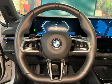 BMW 520 i M Sport  Pano  Leder  360