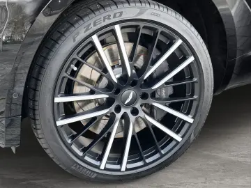 ASTON MARTIN DBX 550 UPE 227.330 -€ Jet Black   Onyx Black