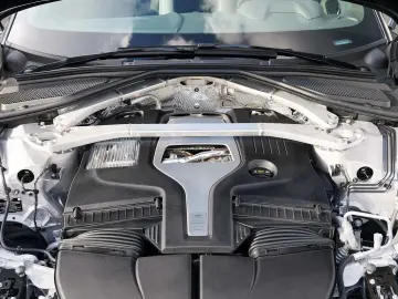 ASTON MARTIN DBX 550 UPE 227.330 -€ Jet Black   Onyx Black