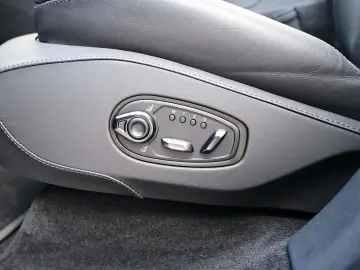 ASTON MARTIN DBX 550 UPE 227.330 -€ Jet Black   Onyx Black