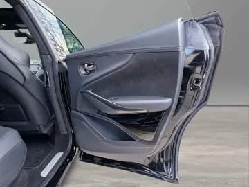 ASTON MARTIN DBX 550 UPE 227.330 -€ Jet Black   Onyx Black