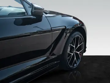 ASTON MARTIN DBX707 MY25   Carbon Pack   Bowers&Wilkins