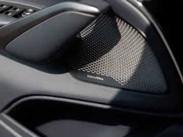 ASTON MARTIN DBX707 MY25   Carbon Pack   Bowers&Wilkins