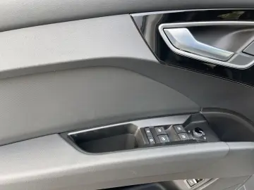 AUDI Q4 e-tron 55 quattro S line MATRIX AR-HUD KAMERA