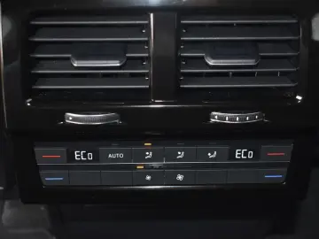 VW Touareg 3.0 TDI DSG 4 M APP-C. AHK Ga. bis 2029