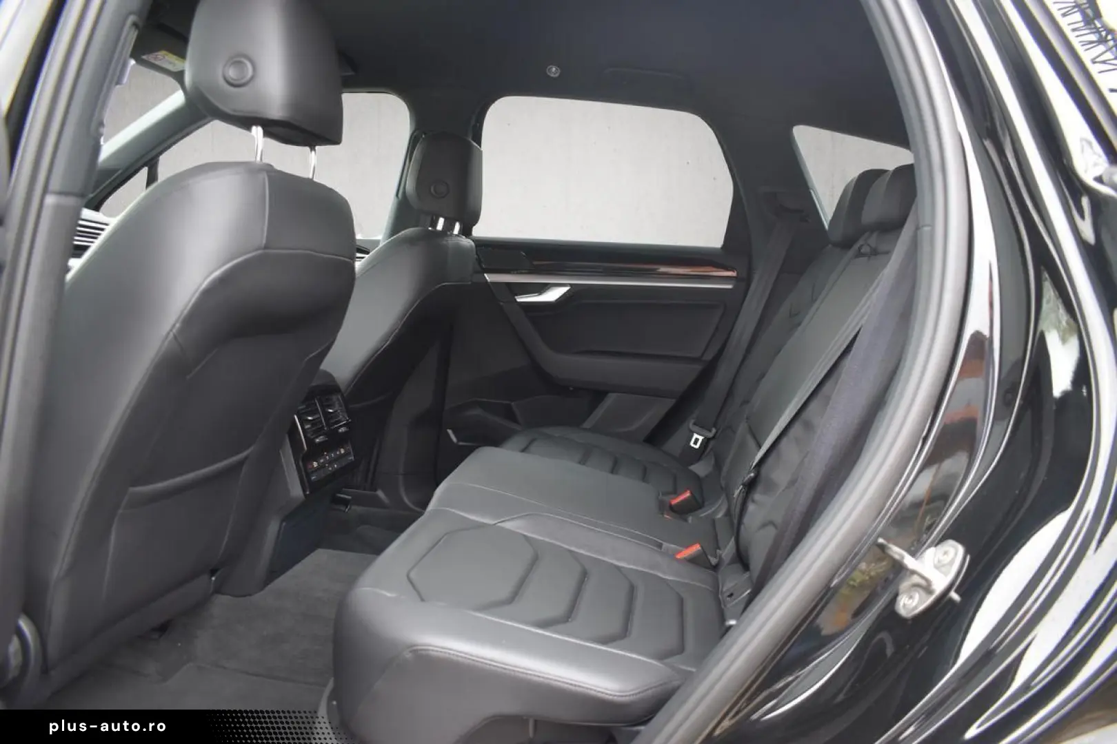 VW Touareg 3.0 TDI DSG 4 M APP-C. AHK Ga. bis 2029