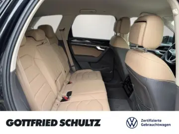 VW Touareg 3.0 TDI 4M MATRIX AHK STHZ LUFT Elegance