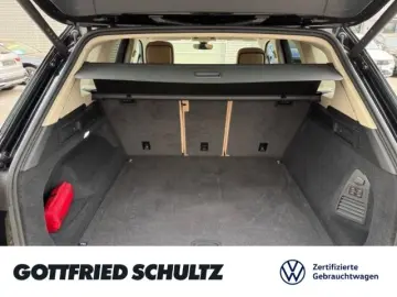 VW Touareg 3.0 TDI 4M MATRIX AHK STHZ LUFT Elegance