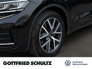 VW Touareg 3.0 TDI 4M MATRIX AHK STHZ LUFT Elegance