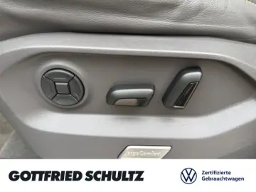 VW Touareg 3.0 TDI 4M MATRIX AHK STHZ LUFT Elegance