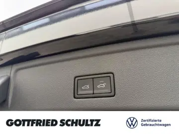 VW Touareg 3.0 TDI 4M MATRIX AHK STHZ LUFT Elegance