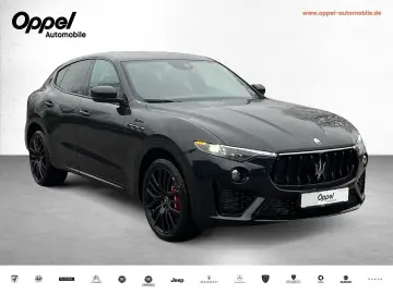 MASERATI Levante Modena Ultima MY24 PANORAMADACH 360 -KAM