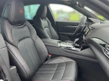 MASERATI Levante Modena Ultima MY24 PANORAMADACH 360 -KAM