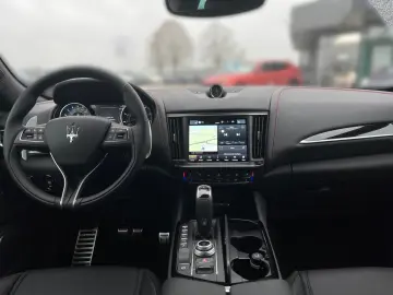 MASERATI Levante Modena Ultima MY24 PANORAMADACH 360 -KAM