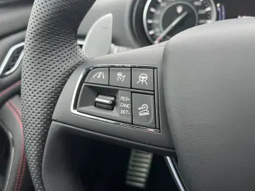 MASERATI Levante Modena Ultima MY24 PANORAMADACH 360 -KAM