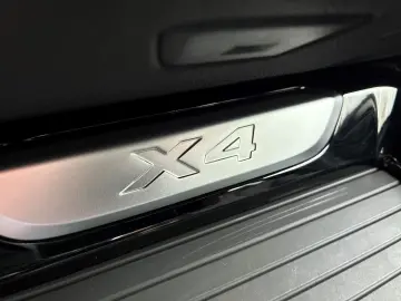 BMW X4 XDRIVE30I Sportpaket HUD Navi Leder