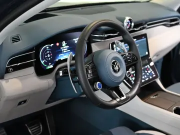 MASERATI Grecale Folgere 550 AWD Pano HUD ACC 20