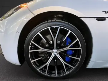 MASERATI GranTurismo Modena