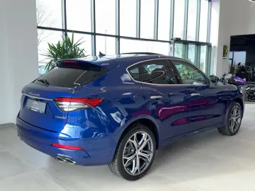 MASERATI Levante GT Mild-Hybrid Soft Close Pano 21