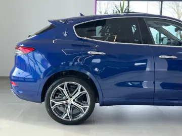 MASERATI Levante GT Mild-Hybrid Soft Close Pano 21