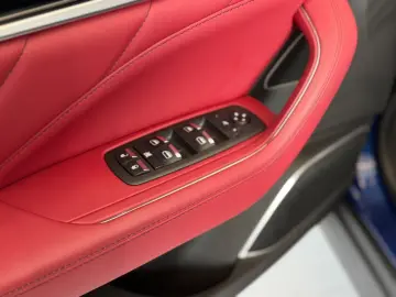 MASERATI Levante GT Mild-Hybrid Soft Close Pano 21