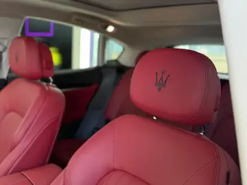 MASERATI Levante GT Mild-Hybrid Soft Close Pano 21