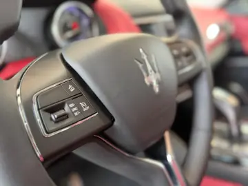 MASERATI Levante GT Mild-Hybrid Soft Close Pano 21