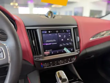 MASERATI Levante GT Mild-Hybrid Soft Close Pano 21