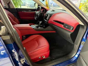 MASERATI Levante GT Mild-Hybrid Soft Close Pano 21
