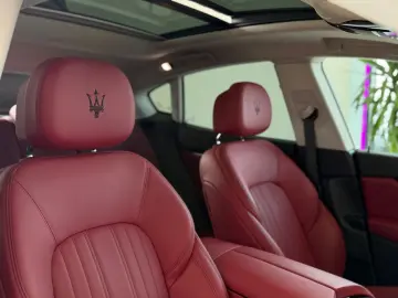 MASERATI Levante GT Mild-Hybrid Soft Close Pano 21