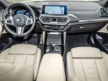 BMW X4 xDrive30i M Sport HUD PANO NAVI LED