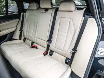 BMW X4 xDrive30i M Sport HUD PANO NAVI LED