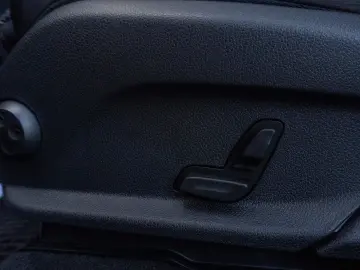 Mercedes Benz GLC 250d_Coupe_4M_PachetNight_Burmaster_360