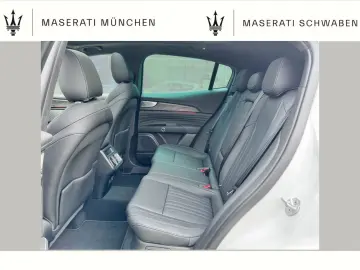 MASERATI Grecale  Head-Up  Ganzjahresreifen  Panoramadach