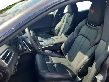 MASERATI Ghibli Modena Ultima