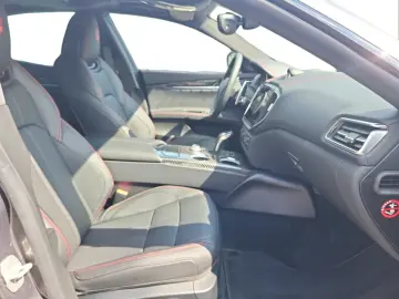 MASERATI Ghibli Modena Ultima