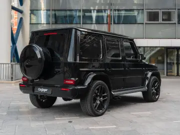 MERCEDES-BENZ FACELIFT   VAT   Black