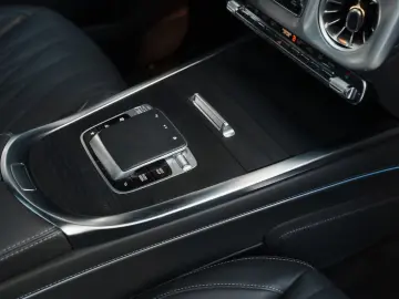 MERCEDES-BENZ FACELIFT   VAT   Black