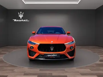 MASERATI Levante Trofeo    Fuori-Serie Zest Orange Lime