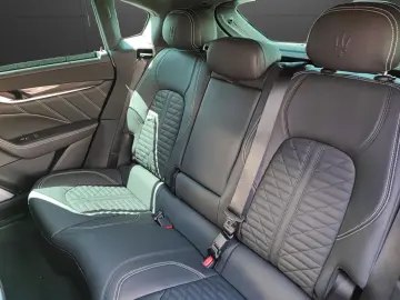 MASERATI Levante Trofeo    Fuori-Serie Zest Orange Lime