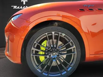 MASERATI Levante Trofeo    Fuori-Serie Zest Orange Lime
