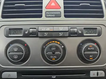 Vw Touran 1.9 tdi model United cu 7 locuri