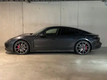 PORSCHE Taycan 4S  Sport Chrono  Abstandsregeltempostat
