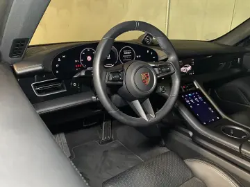 PORSCHE Taycan 4S  Sport Chrono  Abstandsregeltempostat