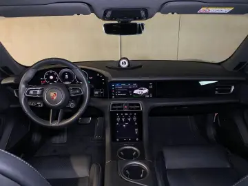 PORSCHE Taycan 4S  Sport Chrono  Abstandsregeltempostat
