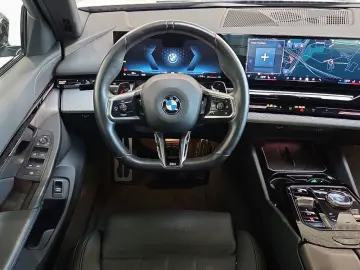 BMW 520d M SPORT AdLED DA  KomfSitze Kamera 19